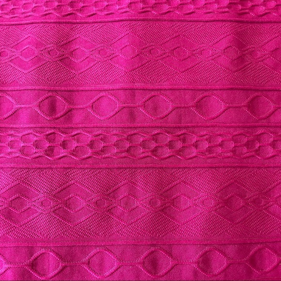 SOLD- Forever 21 NWOT Magenta Bodycon Dress With Textured Pattern Women Medium - Picture 2 of 4